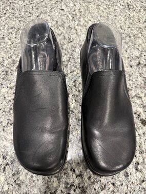 Klogs Moxy Black Full Grain slip on’s. Size 10.   Like new